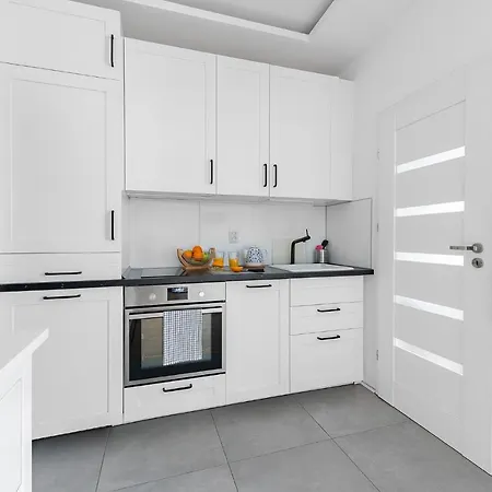 Marszalkowska 83 - Bezplatny Parking - Free Parking - W Pelni Wyposazona Kuchnia - 500m Do Dworca Centralnego - Okna Od Strony Dziedzinca - Wifi - Smart Tv Apartamento