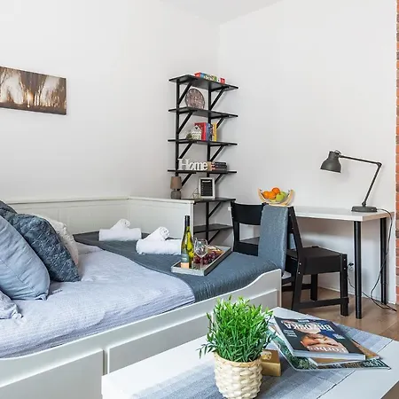 Marszalkowska 83 - Bezplatny Parking - Free Parking - W Pelni Wyposazona Kuchnia - 500m Do Dworca Centralnego - Okna Od Strony Dziedzinca - Wifi - Smart Tv Apartamento *
